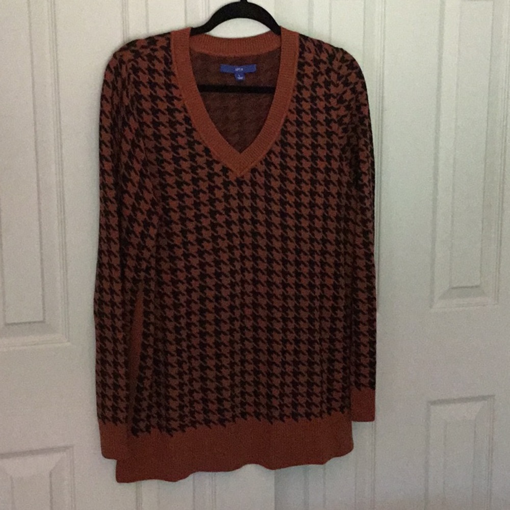 Apt 9 V Neck Sweater L